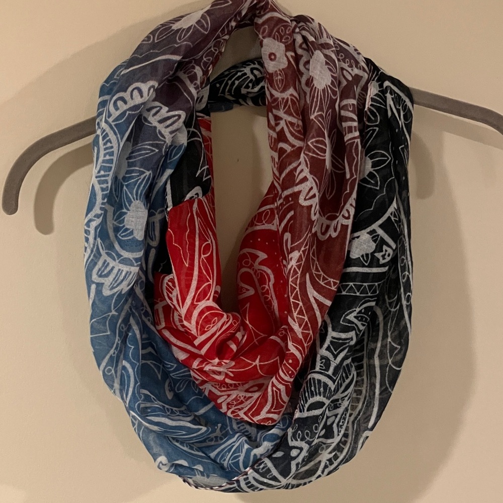 Multicolor Paisley-esque Pattern Circle Infinity Scarf